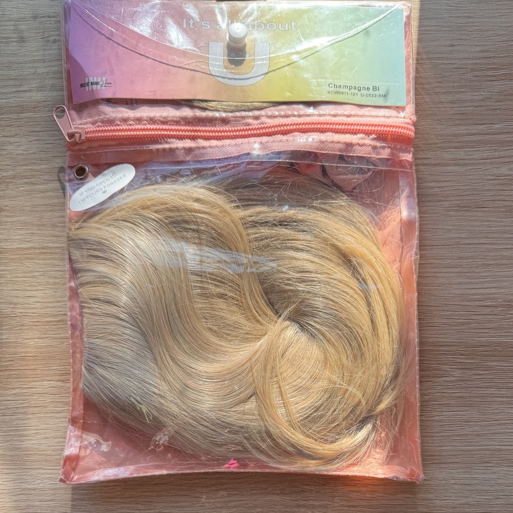 Champagne Blonde INH U-Clip Hair Extensions NEVER WORN